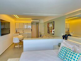HY Beach Flats - International