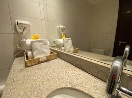 HY Beach Flats - International