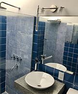 Warm comfortable house great location