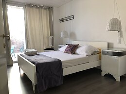 Warm comfortable house great location