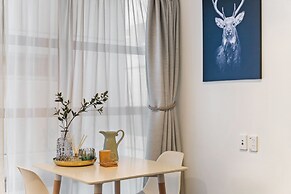 Decorated Central City Apt w 2 Bathrooms