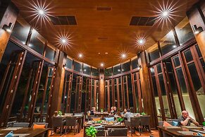 Khanom Beach Resort & Spa