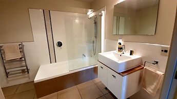 Private 2 Bedroom at the Mount main Beach