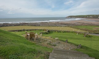 Beach Breeze Croyde 2 Bed, Sleeps 4-5, Sea Beach Views