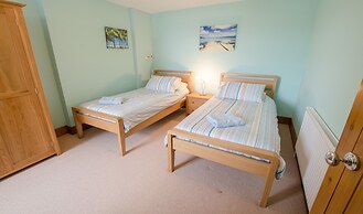 Beach Breeze Croyde 2 Bed, Sleeps 4-5, Sea Beach Views
