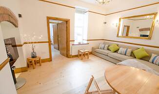 Beach Breeze Croyde 2 Bed, Sleeps 4-5, Sea Beach Views