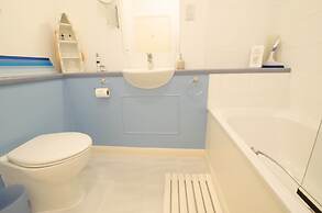 Clifton Court Apt 15 With Heated Pool