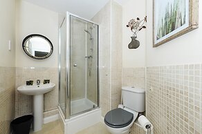 Select Serviced Accommodation - Hunters Wharf