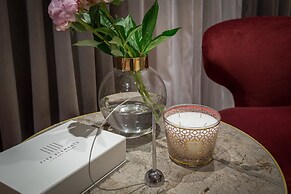 Five Elements Luxury Rooms