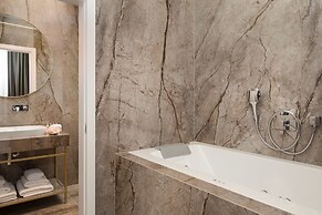 Five Elements Luxury Rooms