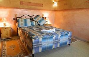Mandar Saghrou Tazakht Hotel