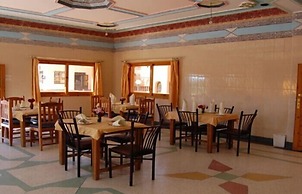 Mandar Saghrou Tazakht Hotel