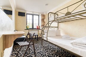 Winterfell on Tretyakovskaya