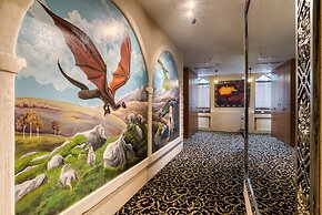 Winterfell on Tretyakovskaya