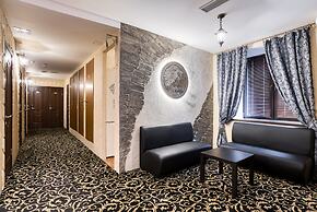 Winterfell on Tretyakovskaya