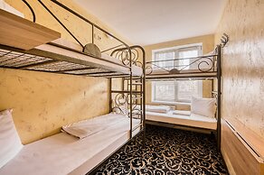 Winterfell on Tretyakovskaya