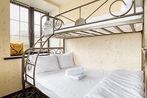 Winterfell on Tretyakovskaya