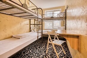 Winterfell on Tretyakovskaya