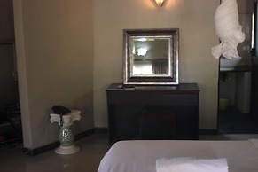 Acamms Gardens Lodge Mongu