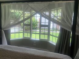 The Leslie - Bed & Breakfast