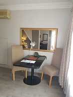 The Leslie - Bed & Breakfast