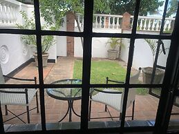 The Leslie - Bed & Breakfast