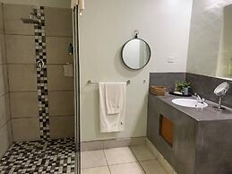 The Leslie - Bed & Breakfast