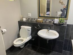 The Leslie - Bed & Breakfast