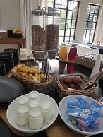 The Leslie - Bed & Breakfast