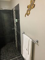 The Leslie - Bed & Breakfast