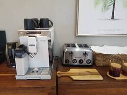 The Leslie - Bed & Breakfast