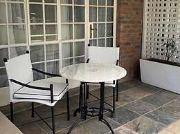 The Leslie - Bed & Breakfast