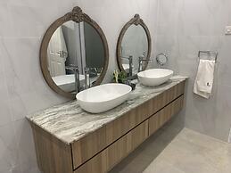 The Leslie - Bed & Breakfast