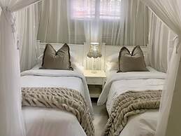 The Leslie - Bed & Breakfast