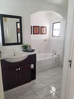 The Leslie - Bed & Breakfast