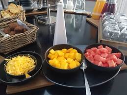 The Leslie - Bed & Breakfast