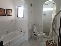 The Leslie - Bed & Breakfast