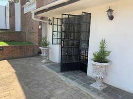 The Leslie - Bed & Breakfast