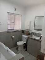 The Leslie - Bed & Breakfast