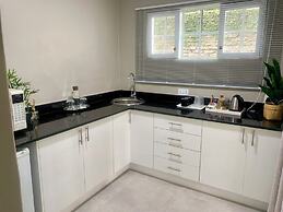 The Leslie - Bed & Breakfast