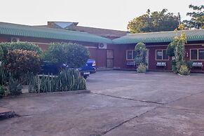 Golden Pillow Lodge Monze