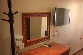 Golden Pillow Lodge Monze