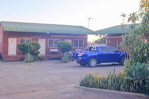 Golden Pillow Lodge Monze