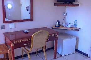 Golden Pillow Lodge Monze