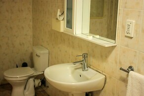 Golden Pillow Lodge Monze