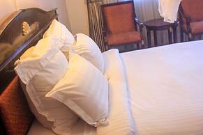 Golden Pillow Lodge Monze