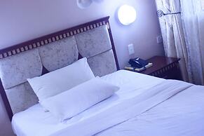 Golden Pillow Lodge Monze