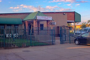 Golden Pillow Lodge Monze