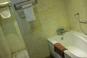 Golden Pillow Lodge Monze