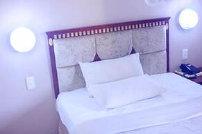 Golden Pillow Lodge Monze